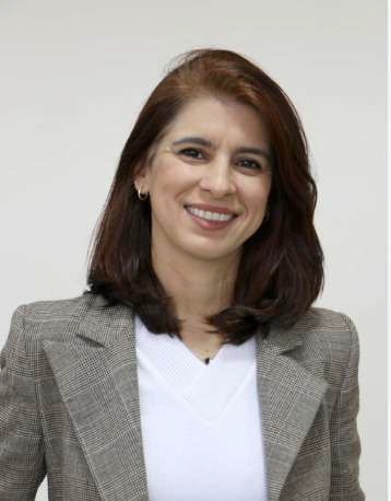 Dr. Priscila Ferraz Soares